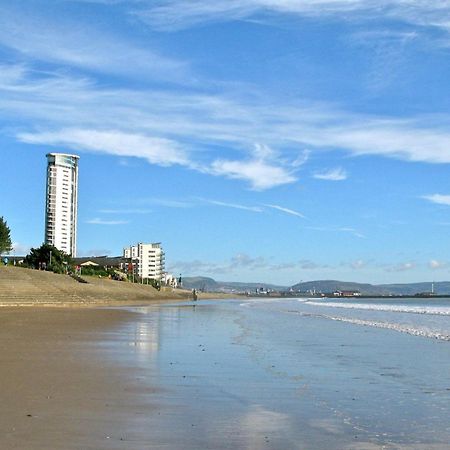 Lovely 2-Bedrooms Apartment Step To The Beach Swansea Exterior photo