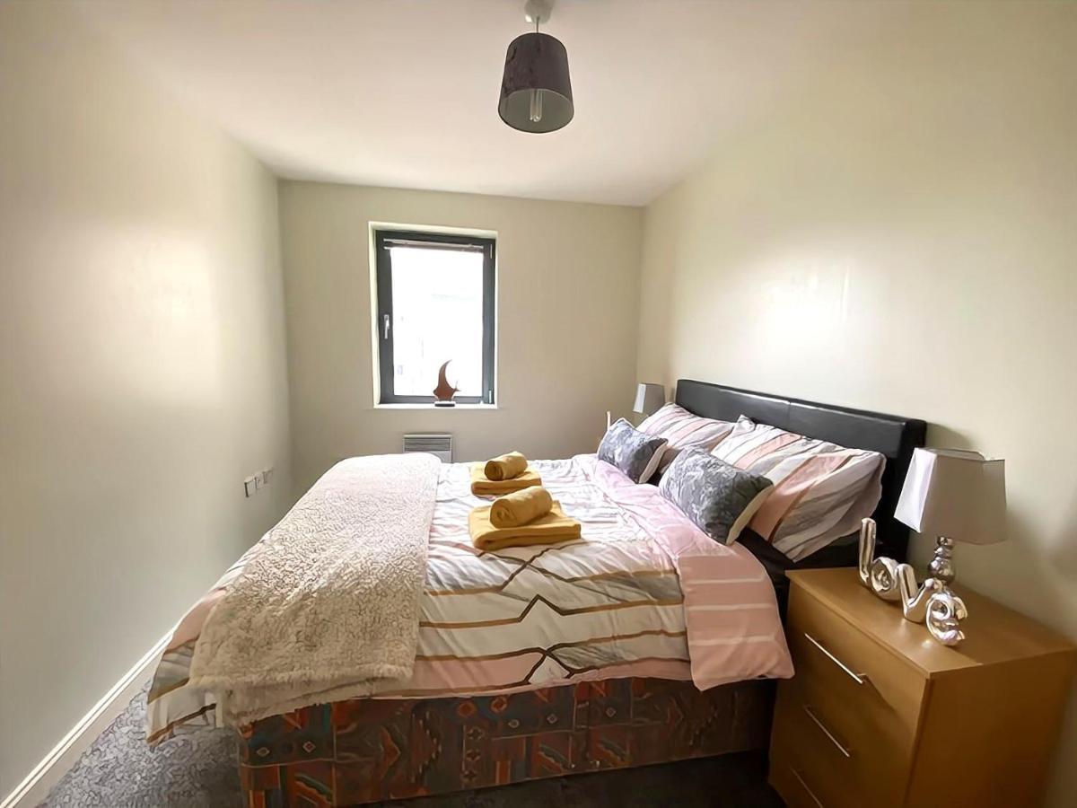Lovely 2-Bedrooms Apartment Step To The Beach Swansea Exterior photo