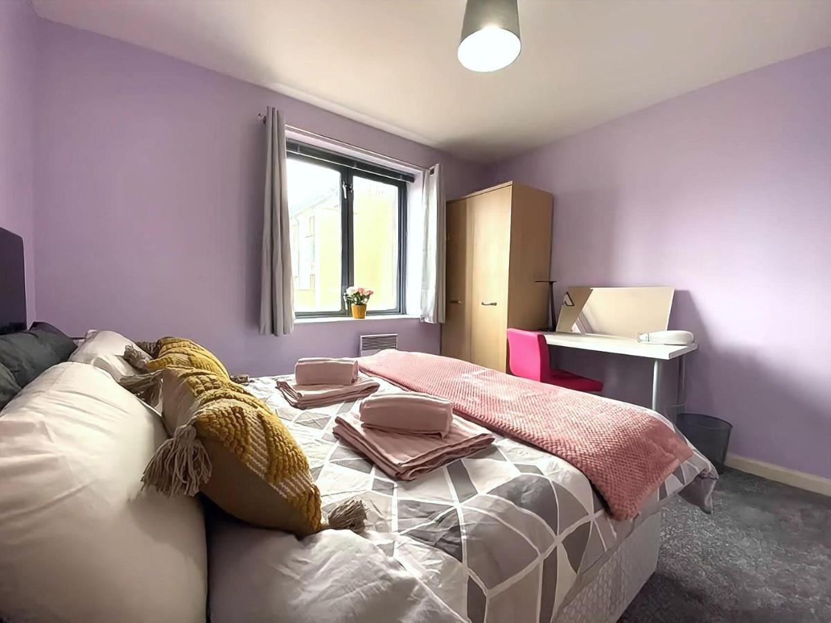 Lovely 2-Bedrooms Apartment Step To The Beach Swansea Exterior photo