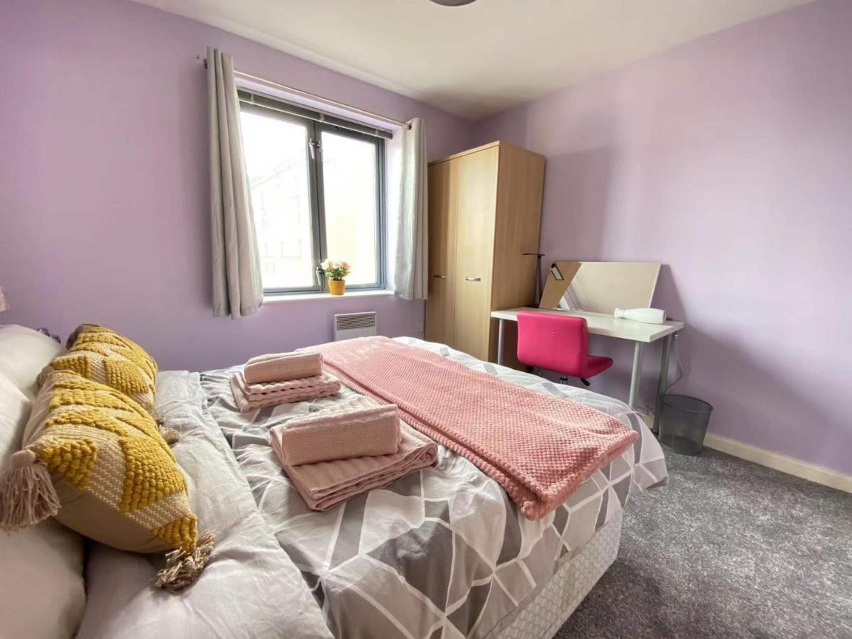 Lovely 2-Bedrooms Apartment Step To The Beach Swansea Exterior photo