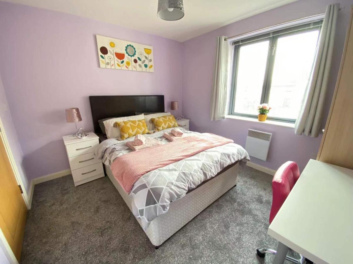 Lovely 2-Bedrooms Apartment Step To The Beach Swansea Exterior photo