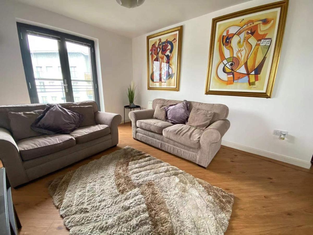 Lovely 2-Bedrooms Apartment Step To The Beach Swansea Exterior photo